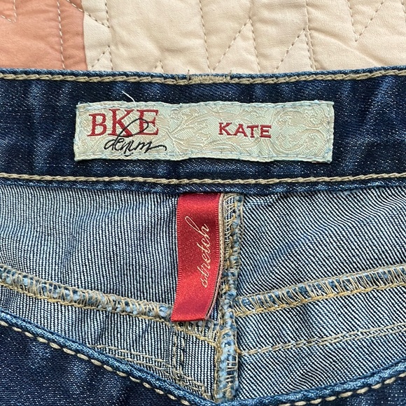 Women’s Jeans - Picture 2 of 7